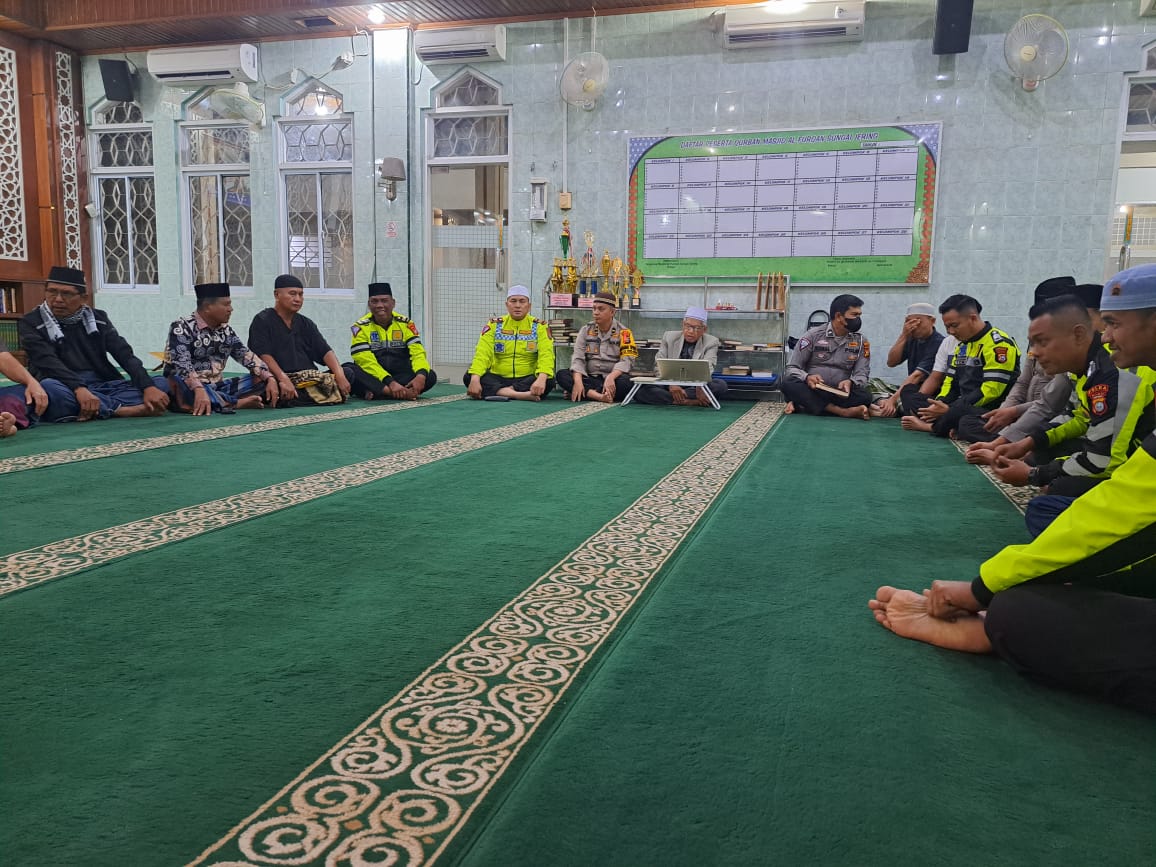 Satlantas Polres Kuansing Gelar Program Shalat Subuh Berjamaah Dalam Rangka Cooling System Pemilu 20